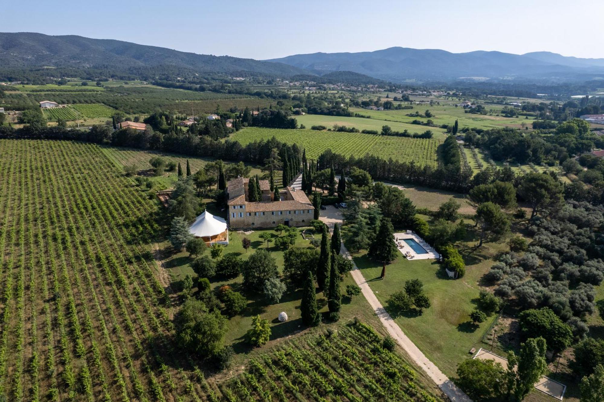 Chateau Saint-Pierre De Mejans Puyvert Экстерьер фото
